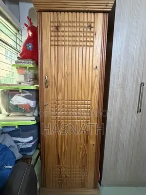 Used Furniture: Wardrobe and Almirah
