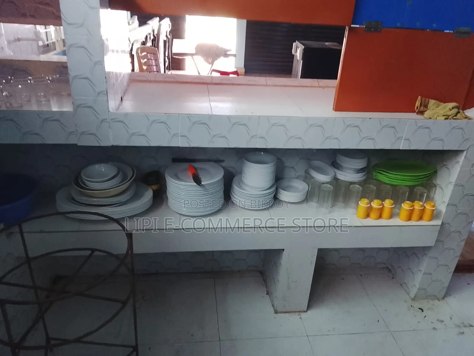 রেস্টুরেন্টের সকল মাল