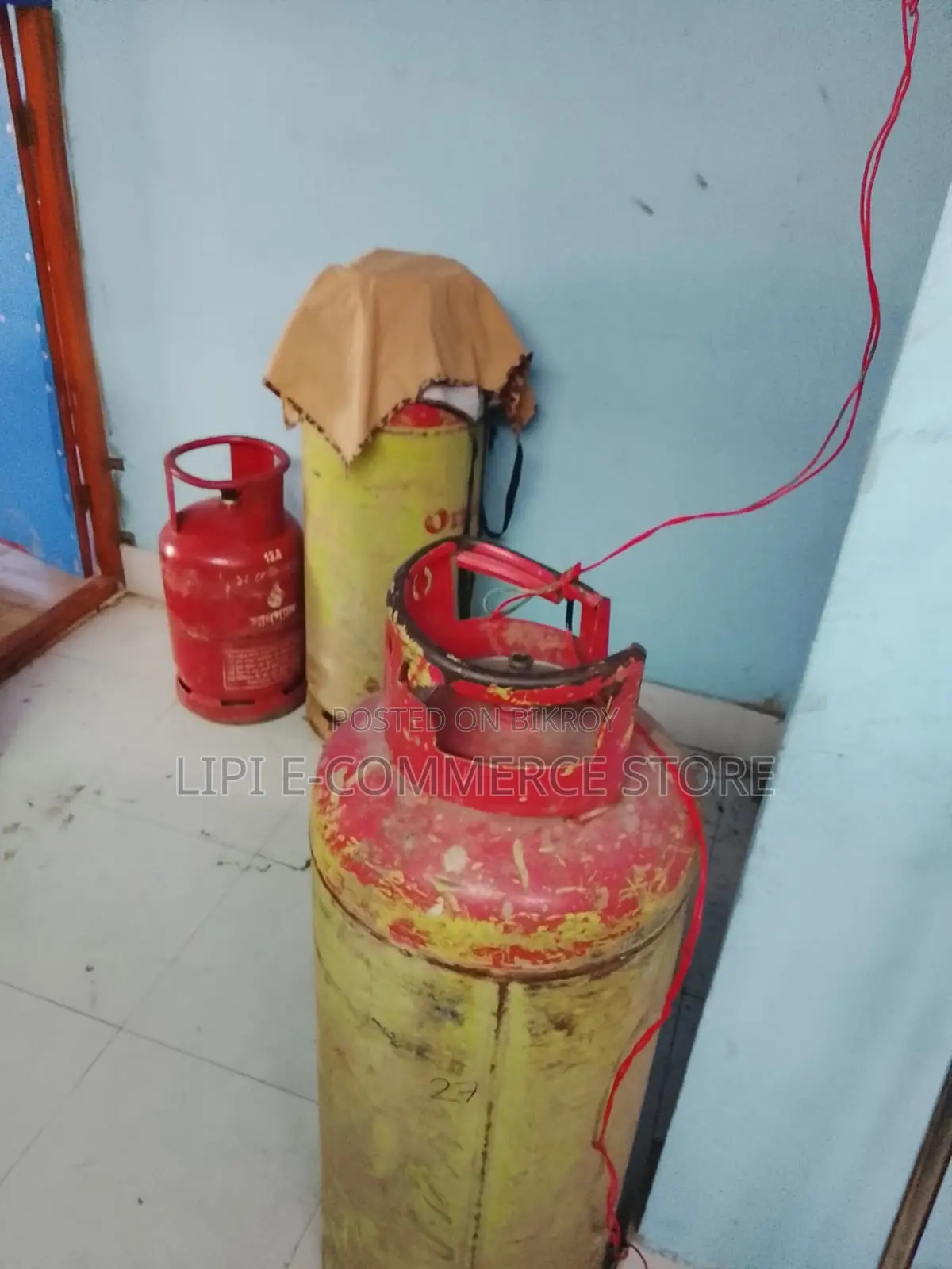 রেস্টুরেন্টের সকল মাল