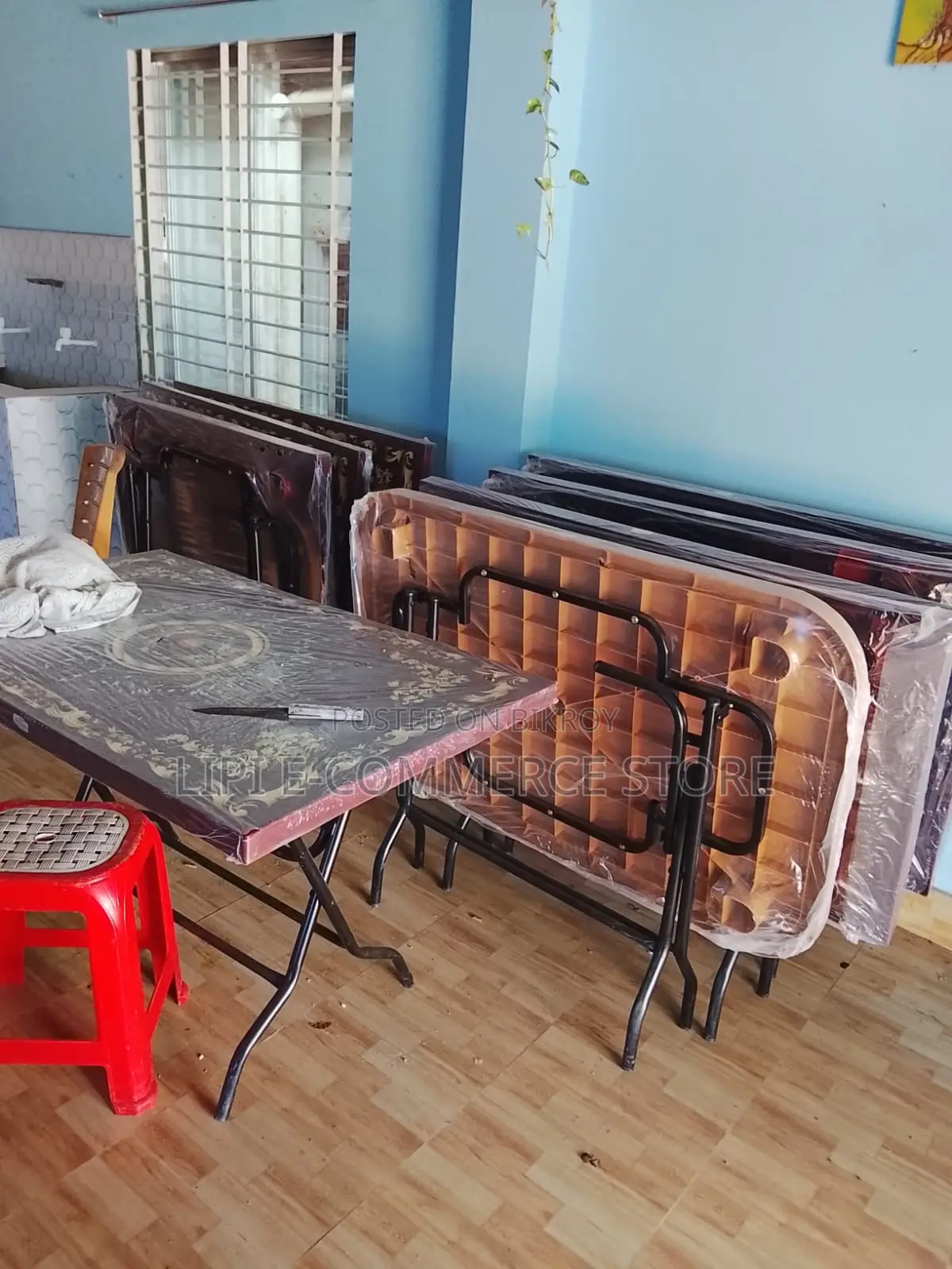 রেস্টুরেন্টের সকল মাল