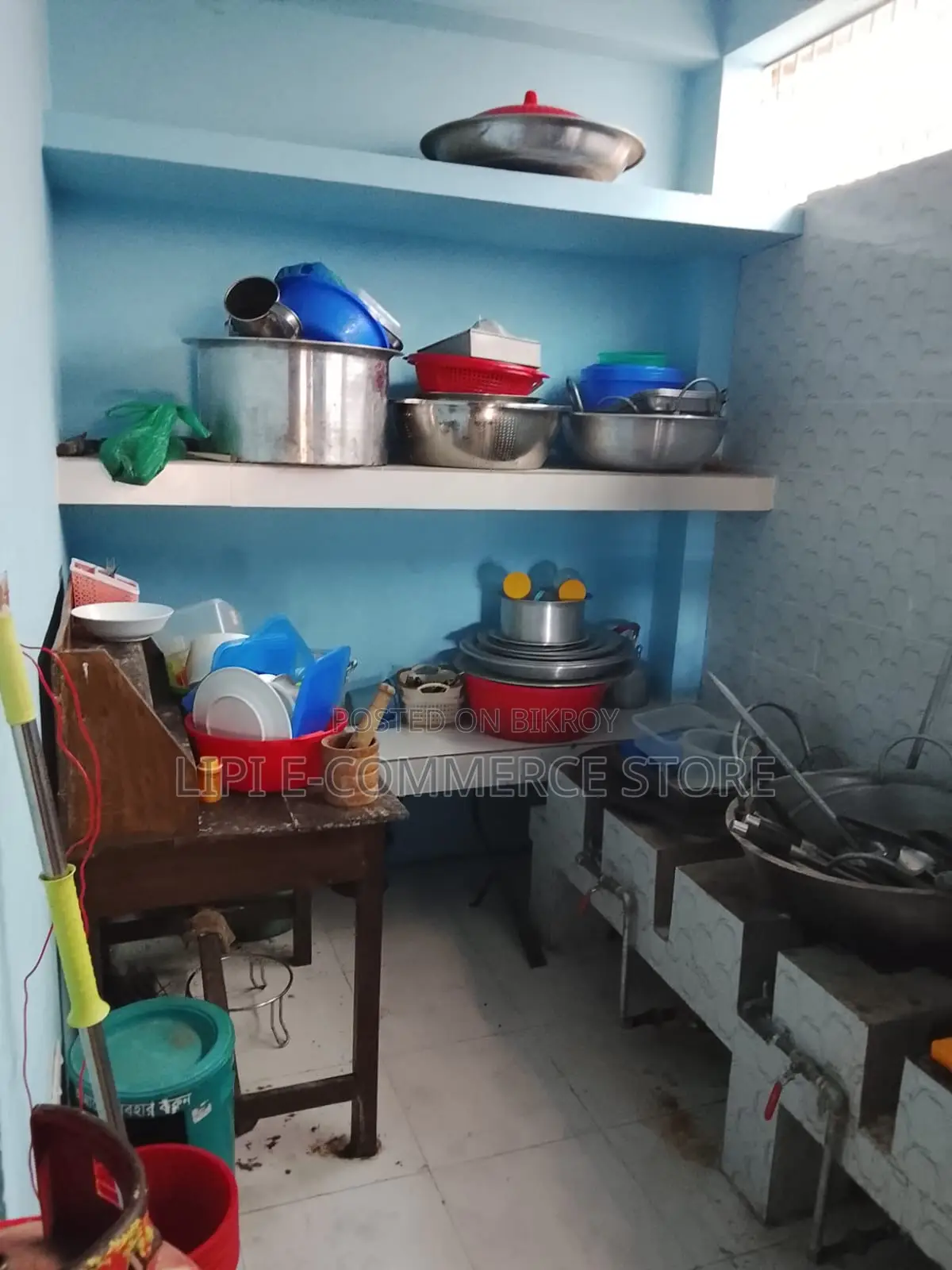 রেস্টুরেন্টের সকল মাল