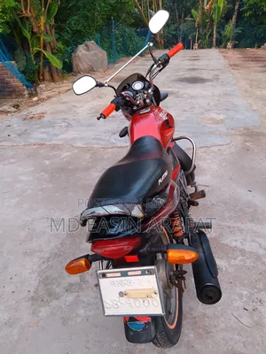 বাজাজ প্লাটিনা ১০০ ২০১৮ রেড