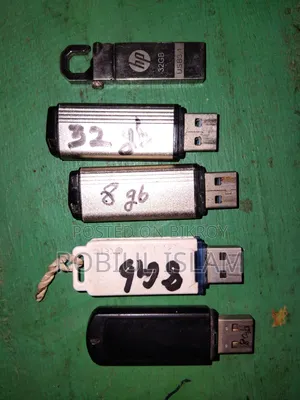 পেনড্রাইভ ৩২ / ৮ জিবি