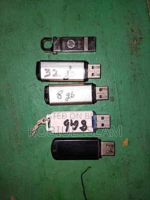 Pendrive 32 / 8 GB