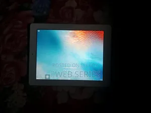 Apple iPad Wi-Fi 16 GB White