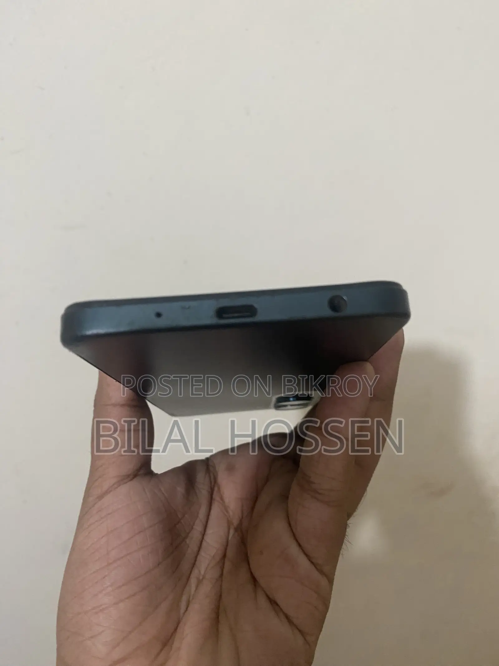 ভিভো ওয়াই০৪ ১২৮ জিবি নীল