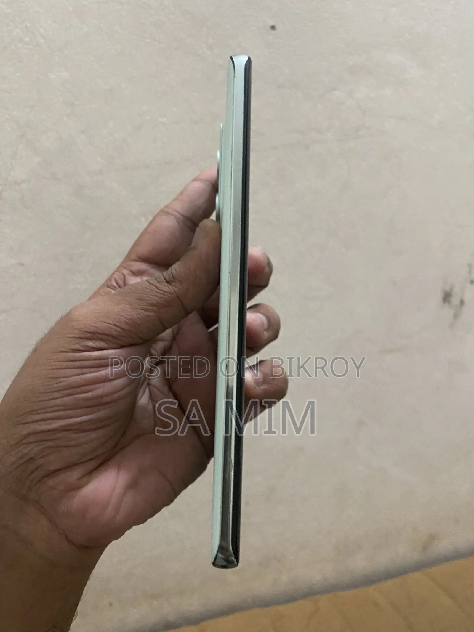 মটোরোলা এজ ৪০ নিও ১২৮ জিবি নীল
