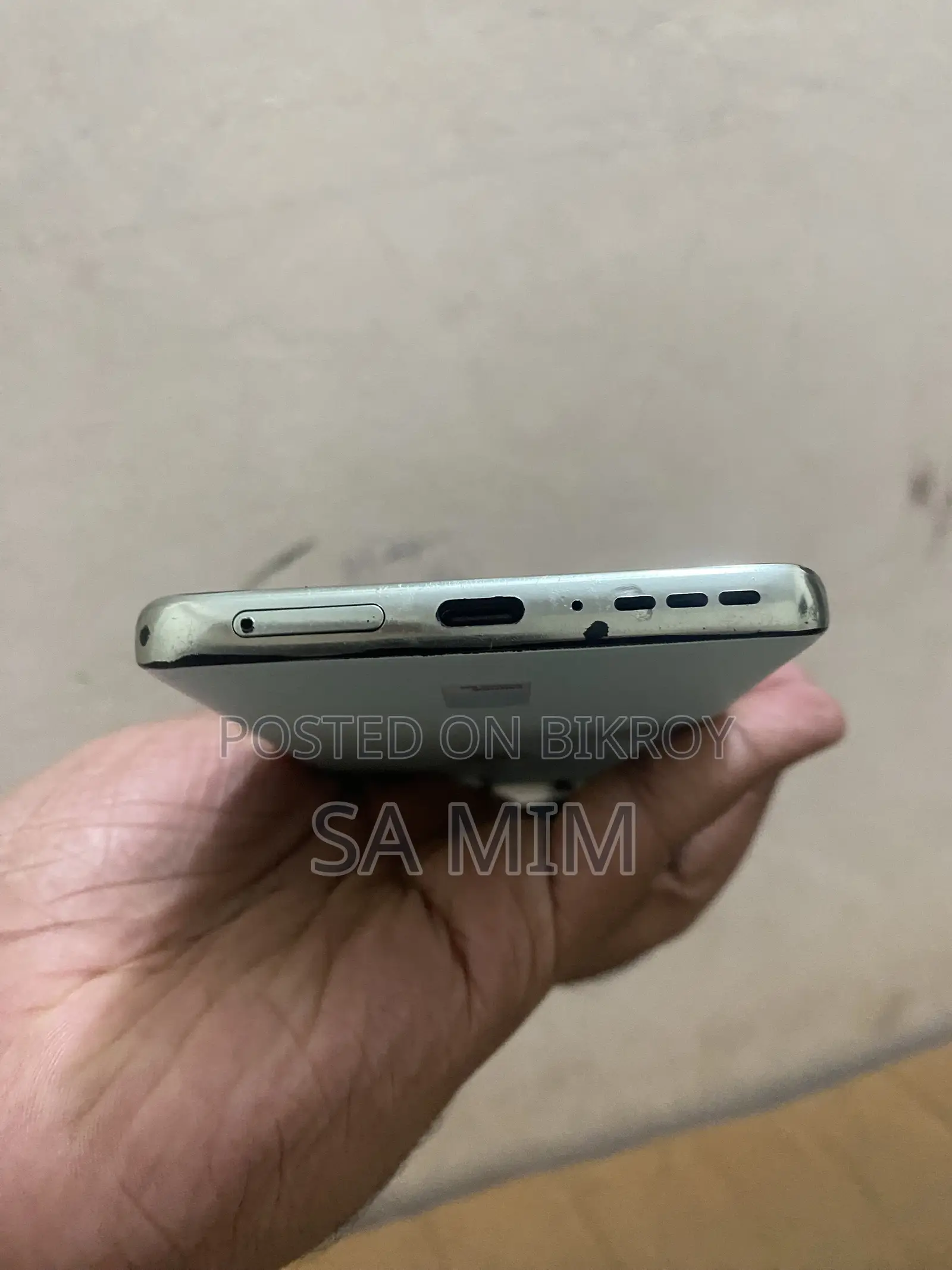 মটোরোলা এজ ৪০ নিও ১২৮ জিবি নীল