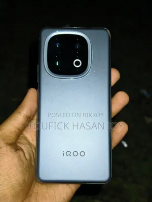 আইকিউওও ১৩ ২৫৬ জিবি ব্ল্যাক