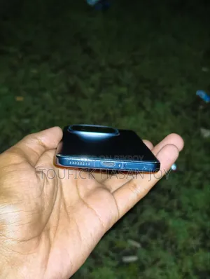 আইকিউওও ১৩ ২৫৬ জিবি ব্ল্যাক