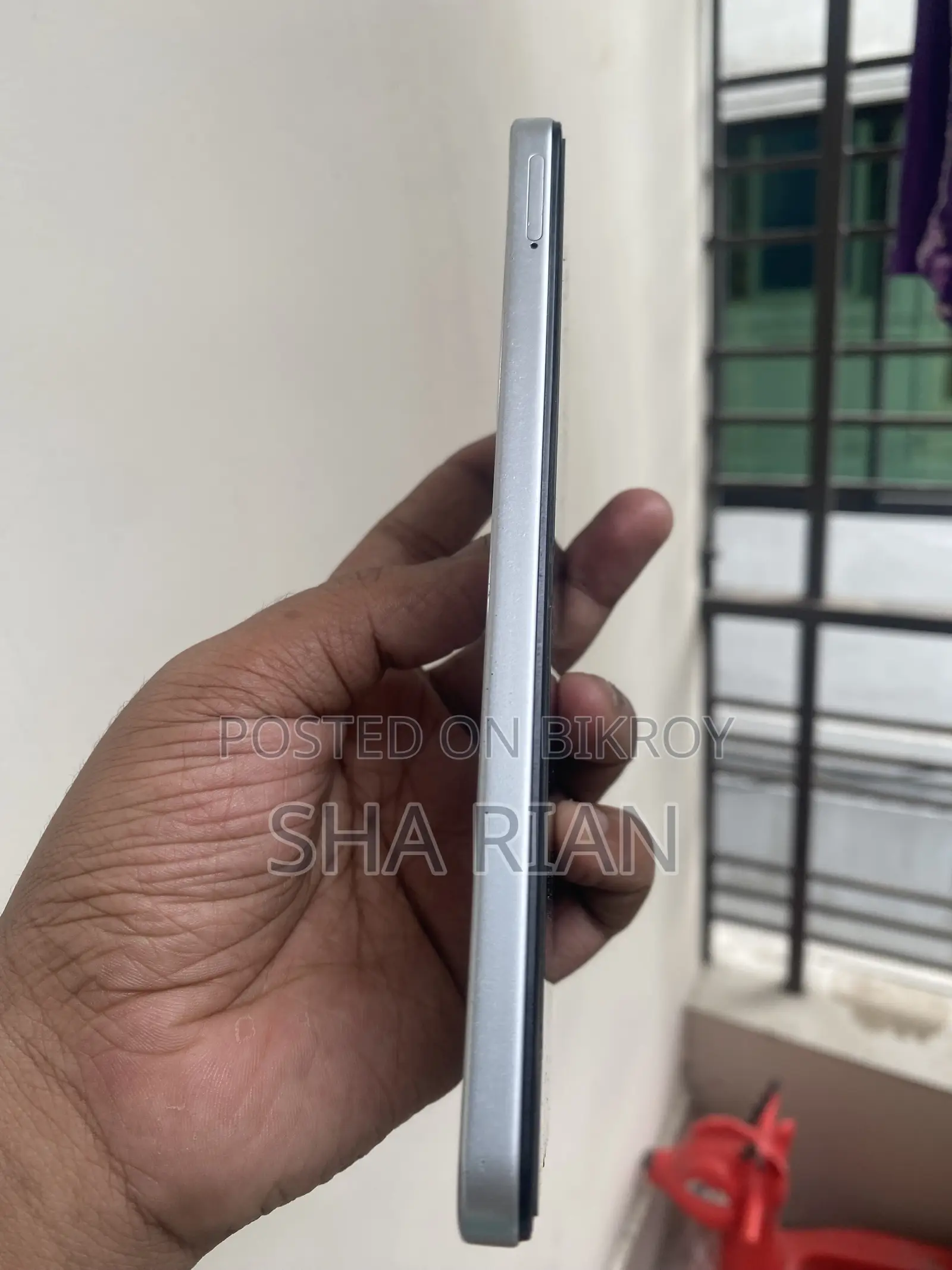 হনার এক্স৭সি ২৫৬ জিবি হোয়াইট