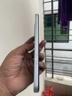 হনার এক্স৭সি ২৫৬ জিবি হোয়াইট
