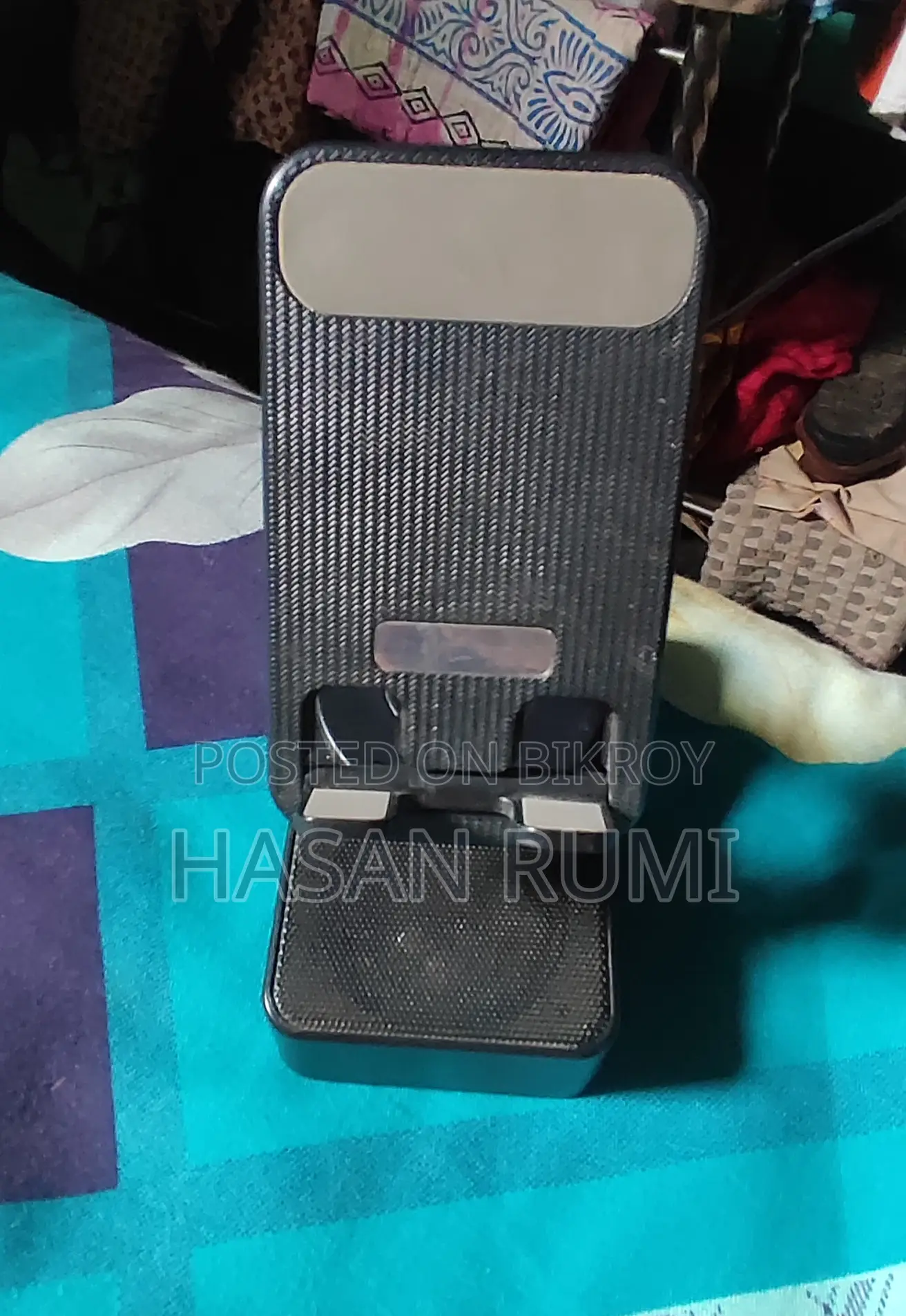 ব্লুটুথ স্পিকার উইথ মোবাইল হাঙ্গার