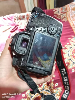 Canon 70D DSLR Camera
