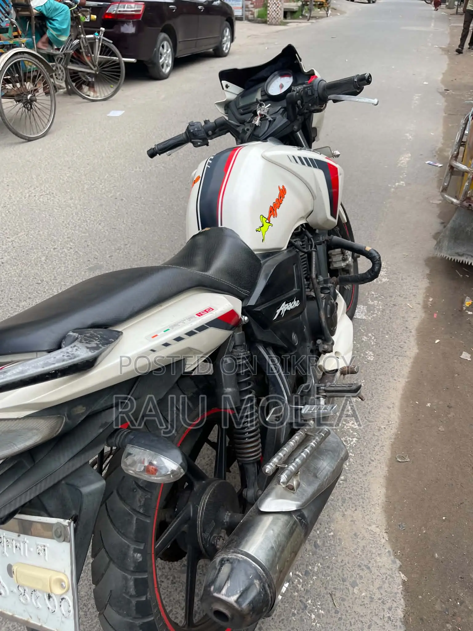 টিভিএস আপাচে আরটিআর ১৬০ টুভি ২০১৮ সাদা
