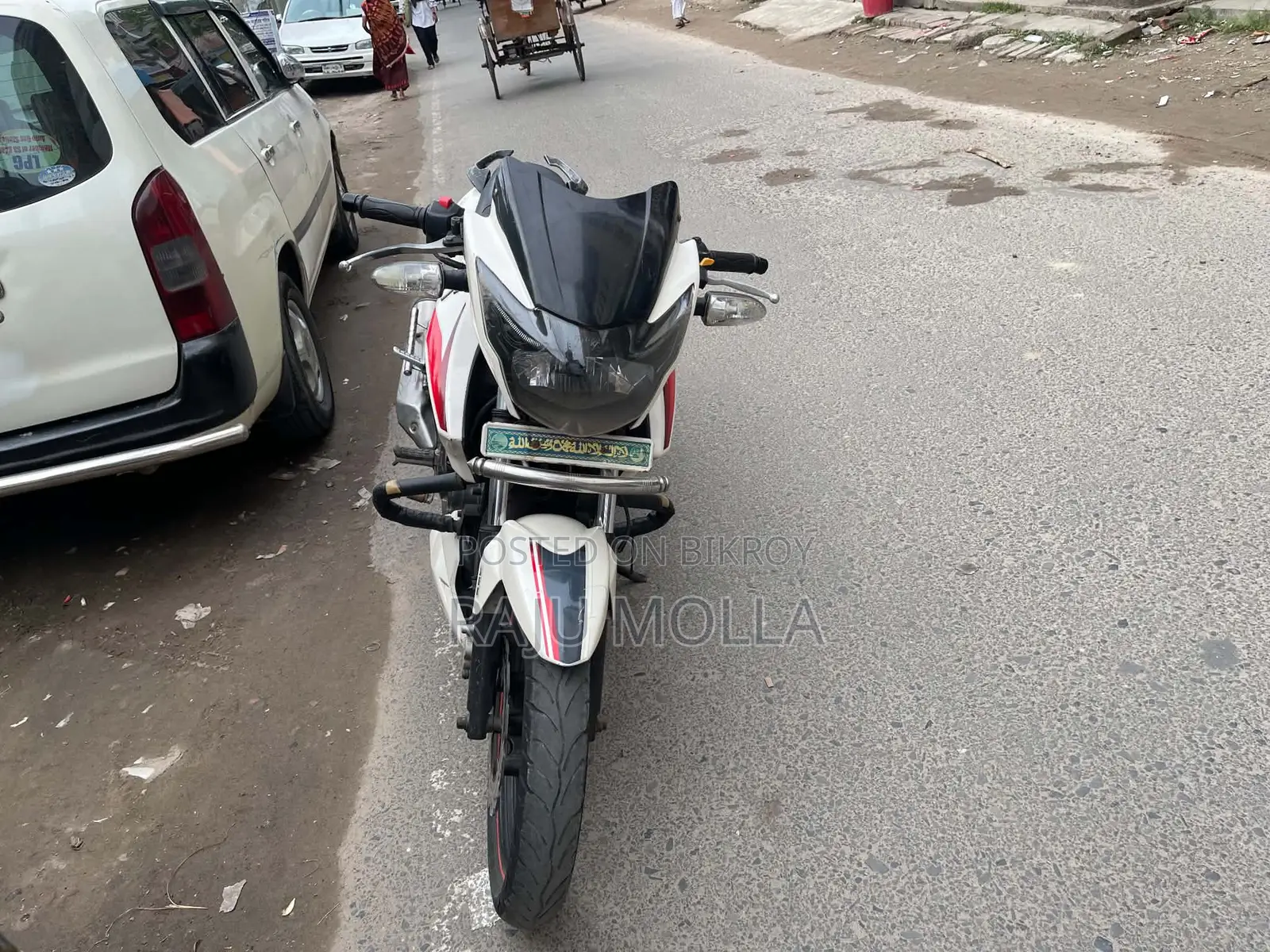 টিভিএস আপাচে আরটিআর ১৬০ টুভি ২০১৮ সাদা