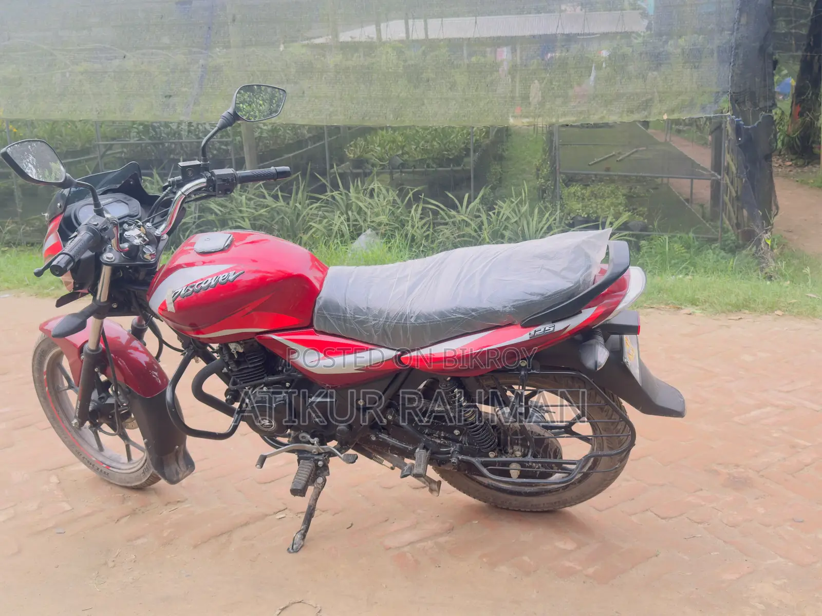 বাজাজ ডিসকভার ১২৫ ২০২৫ রেড