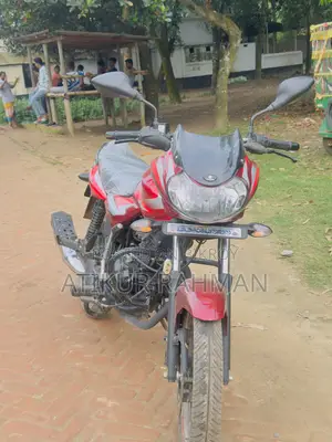 বাজাজ ডিসকভার ১২৫ ২০২৫ রেড