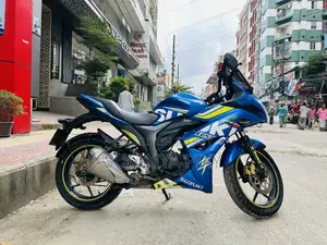 সুজুকি জিক্সার এসএফ ২০১৮ নীল