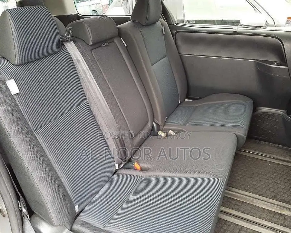 Toyota Noah 2.0 FWD (8 Seater) 2021 Silver