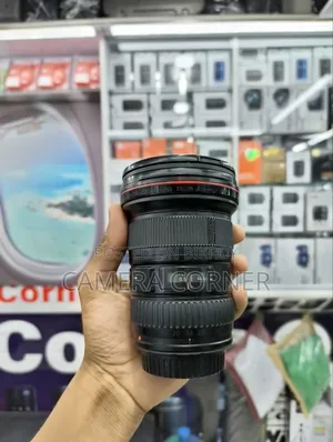 ক্যানন ১৬-৩৫মিমি ২.৮ লেন্স