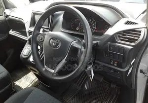 Toyota Noah 2.0 FWD (8 Seater) 2021 Silver