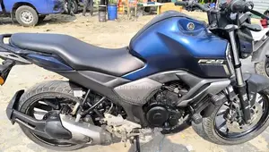 ইয়ামাহা এফজেডএস ভি৩ ২০২১ নীল