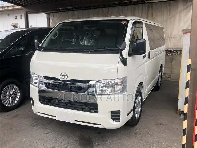 Toyota HiAce 2022 White