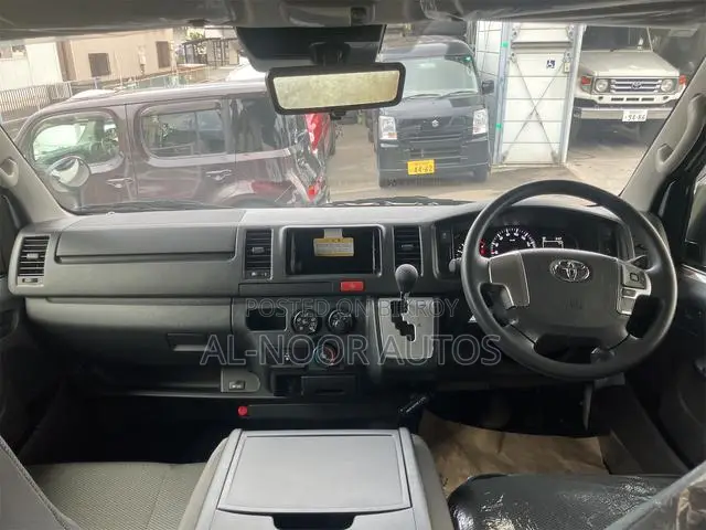 Toyota HiAce 2022 White