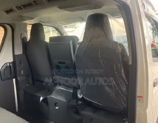 Toyota HiAce 2022 White