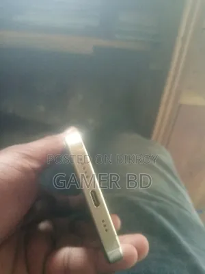 অ্যাপল আইফোন ১৫ প্রো ১২৮ জিবি সাদা