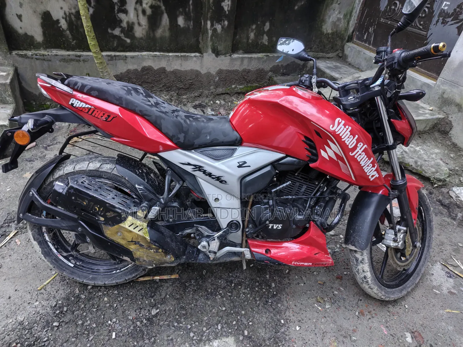 TVS Apache 160 4V 2022 Red