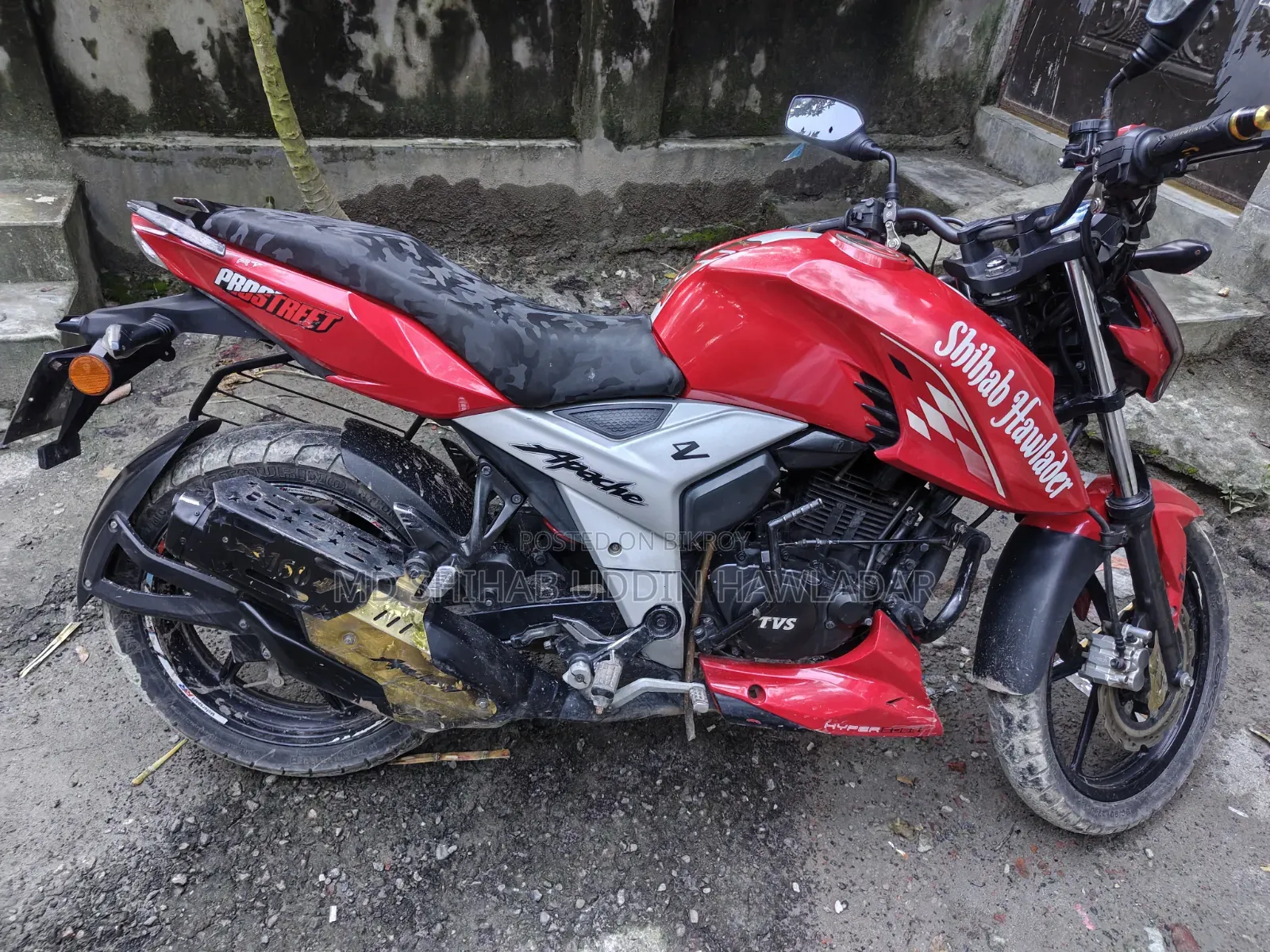 TVS Apache 160 4V 2022 Red