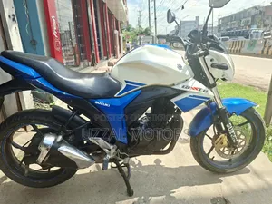 সুজুকি জিক্সার ২০১৬ সাদা