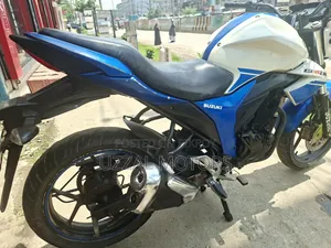 সুজুকি জিক্সার ২০১৬ সাদা