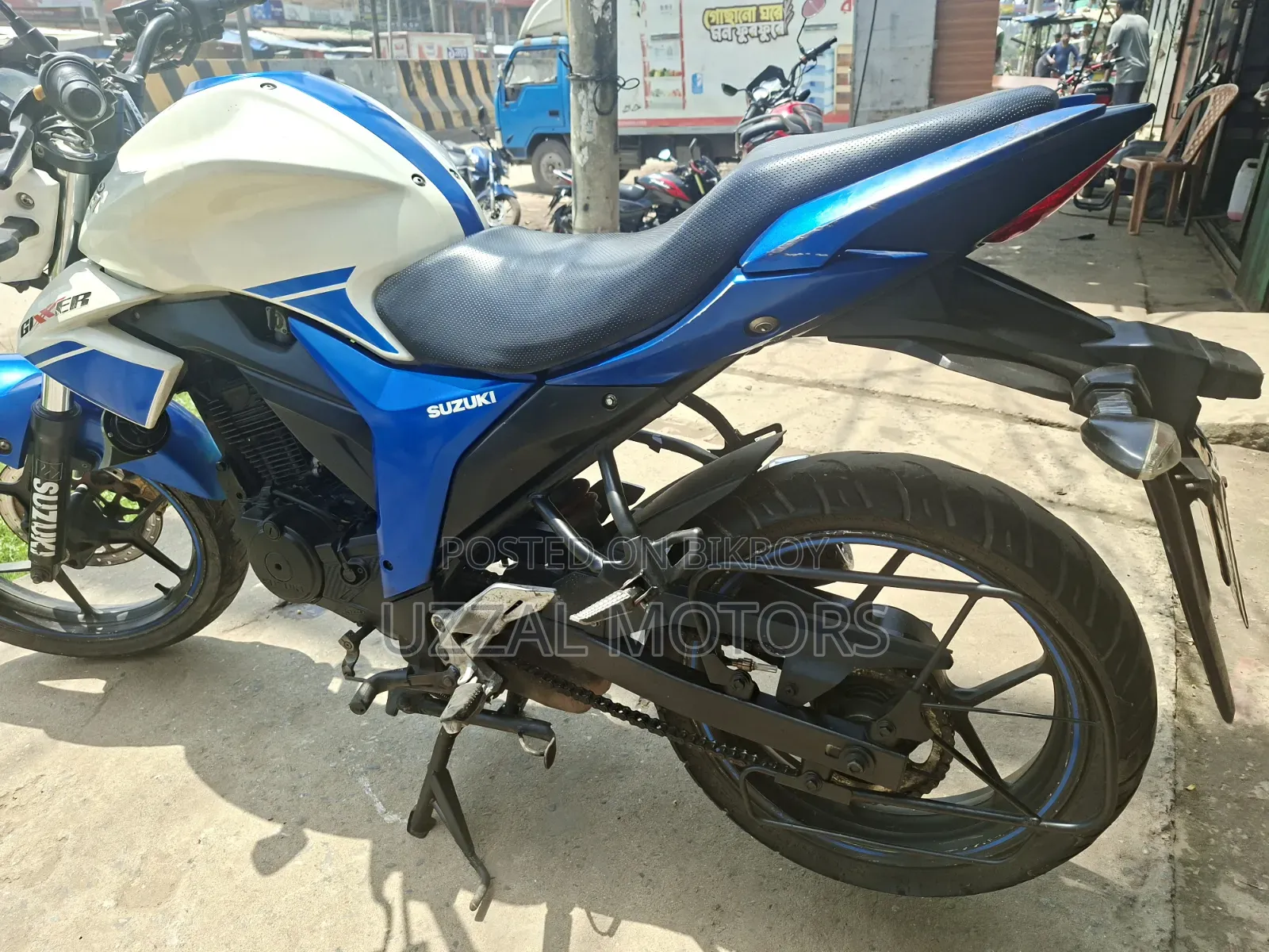 সুজুকি জিক্সার ২০১৬ সাদা