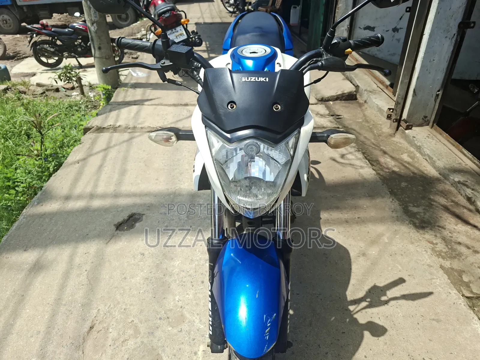 সুজুকি জিক্সার ২০১৬ সাদা