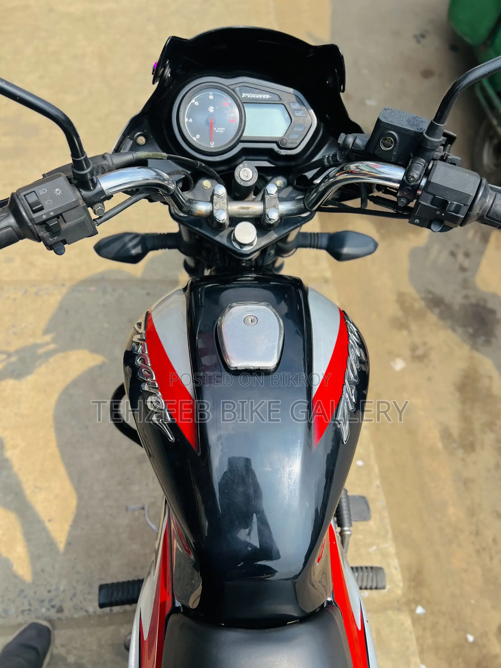 Bajaj Discover 125 2021 Black