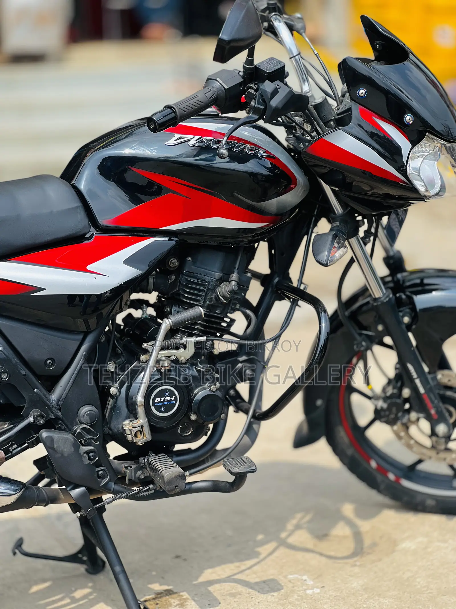 Bajaj Discover 125 2021 Black