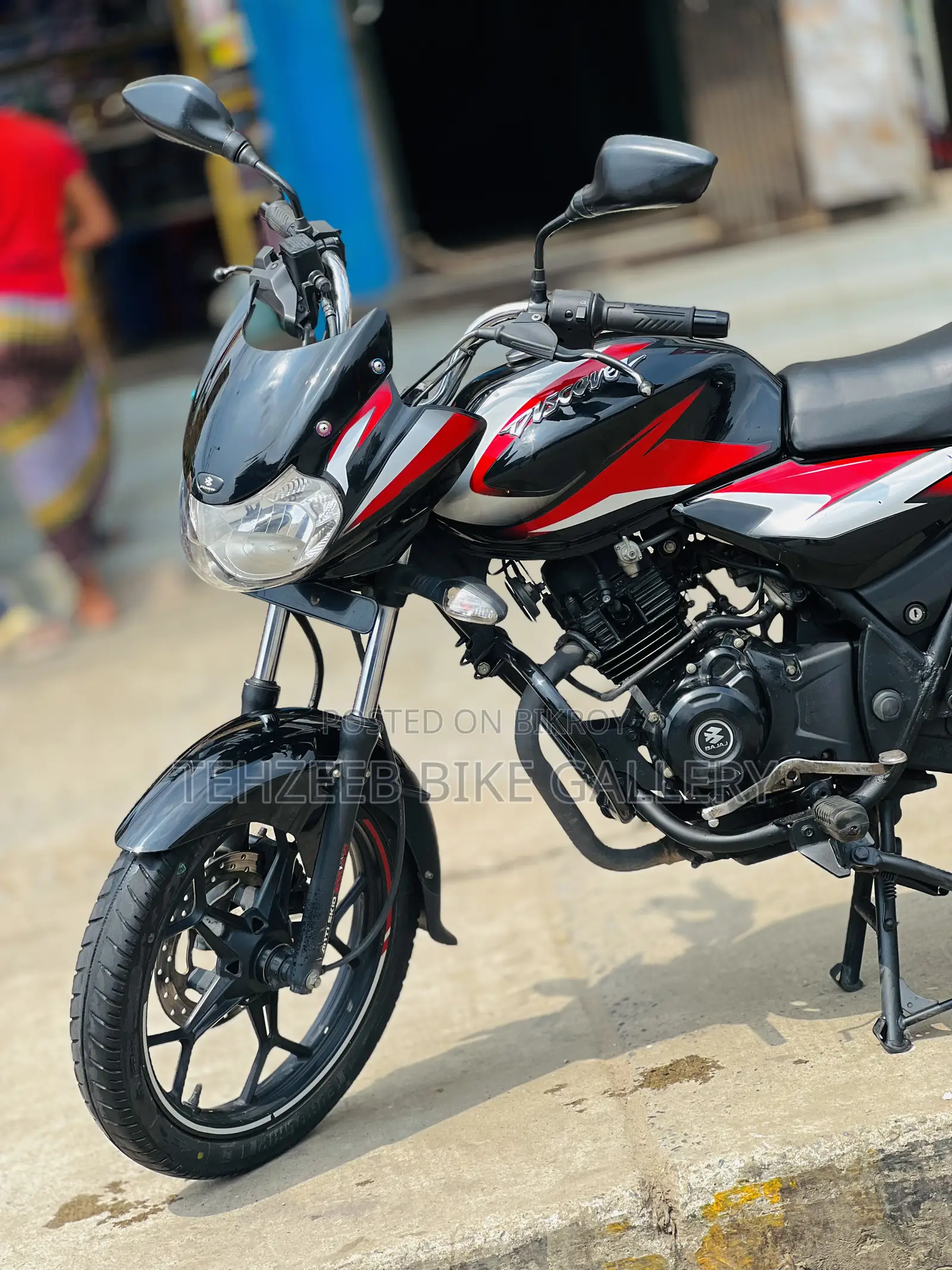 Bajaj Discover 125 2021 Black