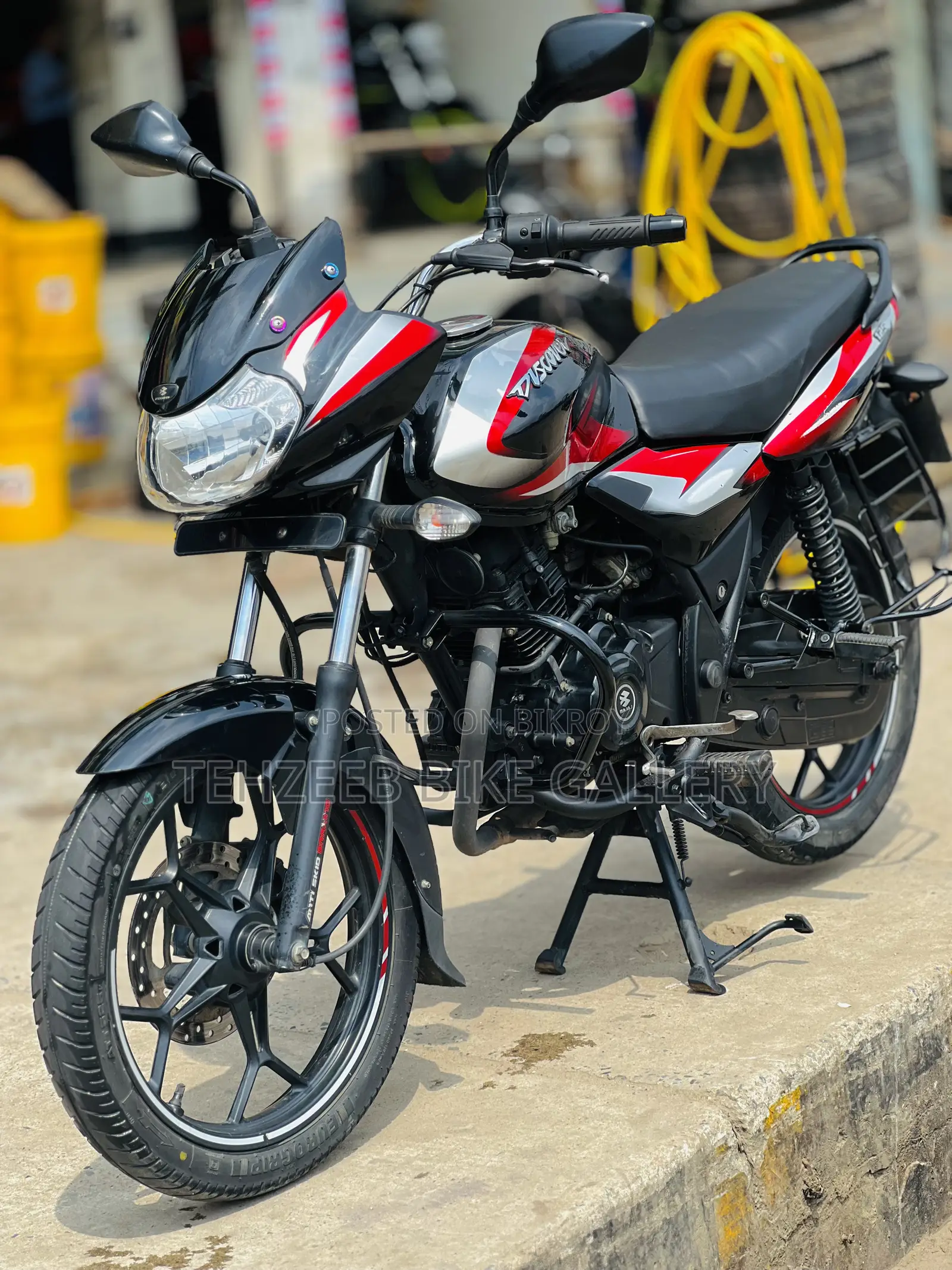 Bajaj Discover 125 2021 Black