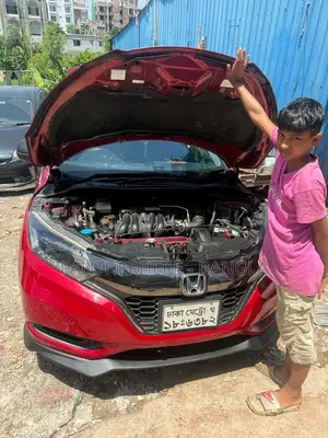 হোন্ডা ভেজেল ১.৫ হাইব্রিড ফোর হুইল ড্রাইভ ২০১৬ লাল