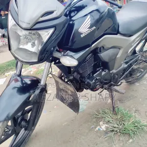 হোন্ডা ২০১৫ ব্ল্যাক