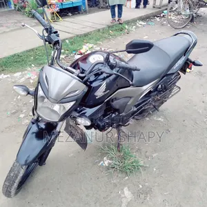 হোন্ডা ২০১৫ ব্ল্যাক