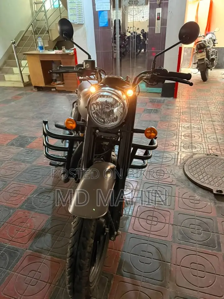 Royal Enfield Classic 350 2025 Gray