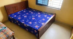 Urgent Bed for Sell in Good Conditions 5/7