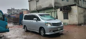 Toyota Noah 2010 Silver