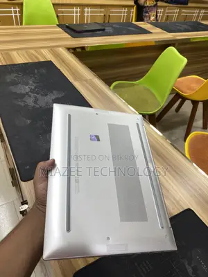 Laptop HP Elitebook 845 G10 16gb Amd Ryzen 5 SSD 512gb