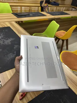 Laptop HP Elitebook 845 G10 16gb Amd Ryzen 5 SSD 512gb