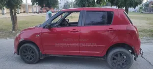 সুজুকি সুইফট ২০০৭ লাল